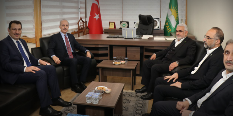 AK Parti-HÜDA PAR ittifak görüşmelerinde son durum: Kurtulmuş: Önümüzdeki günlerde görüşmeler devam edecek