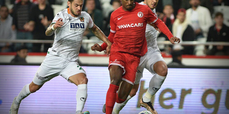 Akdeniz derbisinde gülen taraf Antalyaspor