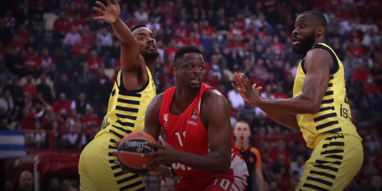 Fenerbahçe Beko deplasmanda Olympiakos’u devirdi