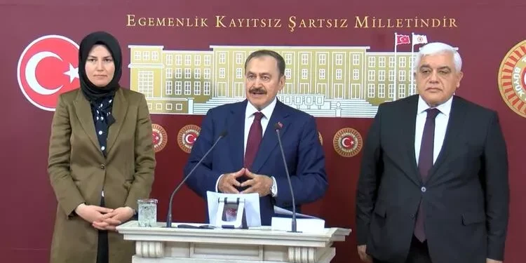 Deprem Komisyonu yeni imar kanunu hazırlanmalı çağrısında bulundu