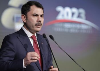 Bakan Kurum: ‘Mayıs ayında 319 bin deprem konutunun inşaatı başlayacak’