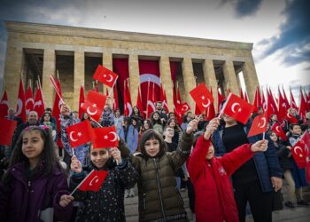 23 Nisan çifte coşkuyla kutlandı