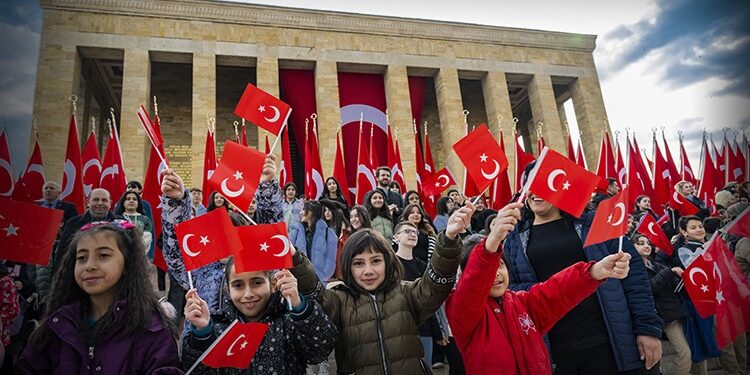 23 Nisan çifte coşkuyla kutlandı