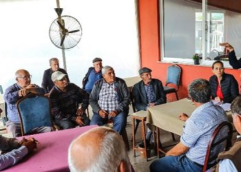 Antalya Büyükşehir Belediyesi çiftçilere takviyesini sürdürüyor