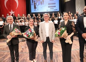 İsmail Baha Sürelsan Konservatuvarı Sevgi Her Şeydir konseri düzenledi