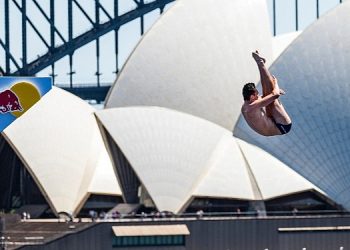 ‘Red Bull Cliff Diving’ Dünya Serisi Boston’da Başlıyor