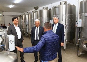 Üzüm Suyu, Sirke, Pekmez ve Şarap Üretim Tesisi’nde Çalışmalar Devam Ediyor