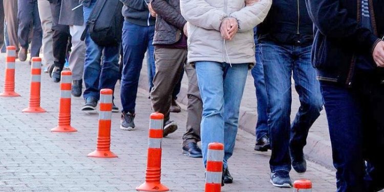 12 milyon liralık siber dolandırıcılıkta 13 şüpheliden 7 tutuklama
