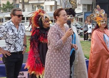 3. İzmir Şiir Çizgileri buluşması başladı