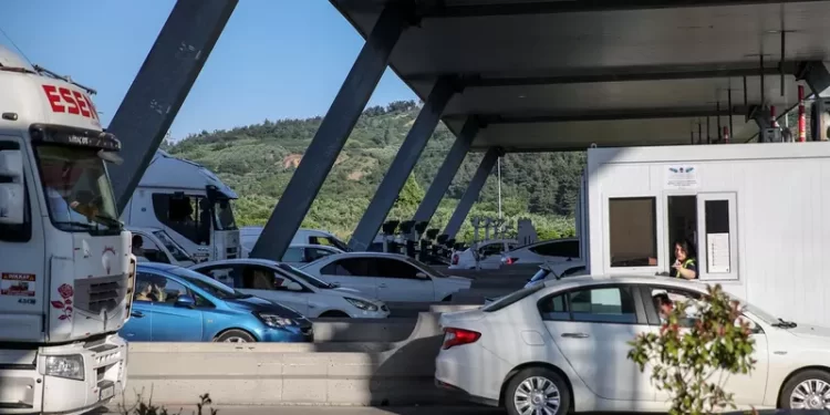 İstanbul-İzmir Otoyolu’nda bayram tatili yoğunluğu başladı