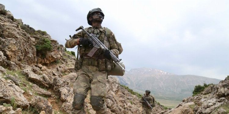 Türk askerine Kosova’da görev