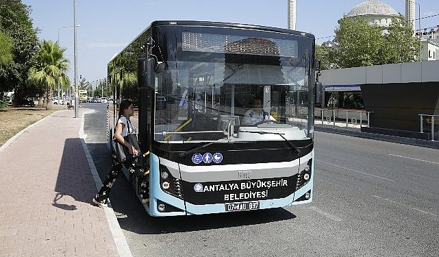 Antalya Büyükşehir Belediyesi’ne ilişkin resmi plakalı toplu ulaşım araçları ve hafif raylı sistem araçları 4 günlük bayram tatilinde toplu ulaşımda fiyatsız yolcu taşıyacak.