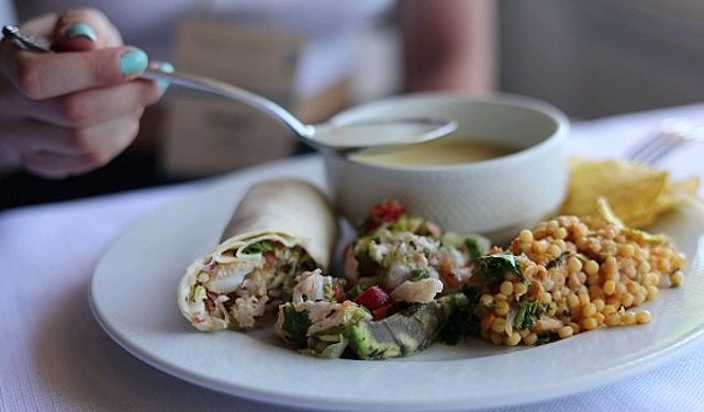 Aslan balığı problemini mutfakta çözmek