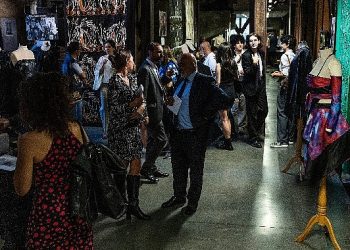 Avustralya’nın yerli dokumacılık sanatı ve genç yeteneklerin ‘Dokuma Eninde ve Ötesinde Giysiler’ projesi İstanbul’da sanatseverlerle buluşuyor