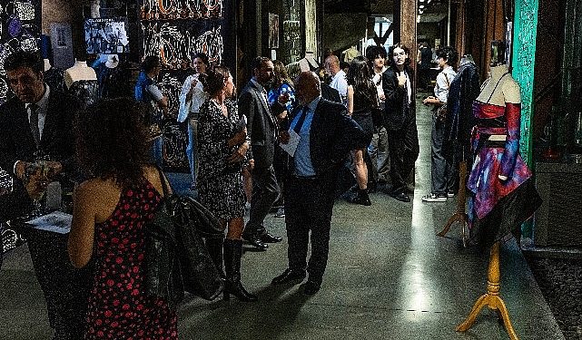 Avustralya’nın yerli dokumacılık sanatı ve genç yeteneklerin ‘Dokuma Eninde ve Ötesinde Giysiler’ projesi İstanbul’da sanatseverlerle buluşuyor