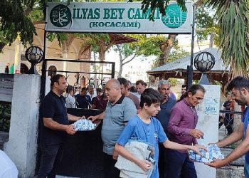 Aydın Büyükşehir Belediyesi vatandaşlarla bayramlaştı