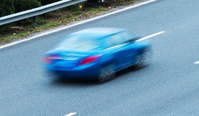 Bayram seyahatinde otoyol hipnozuna girmeyin!