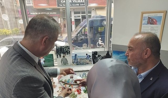 Birbirin’den hoş eserler mahzurları aşan stantta