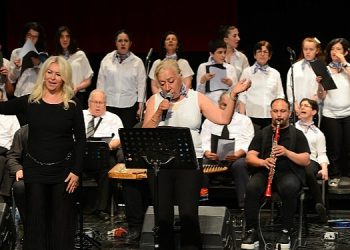 Bizim Mesken iştirakçilerinden renkli şov