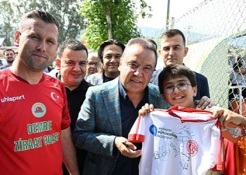 Çiftçi Kupası’nın başlama vuruşunu Lider Böcek yaptı