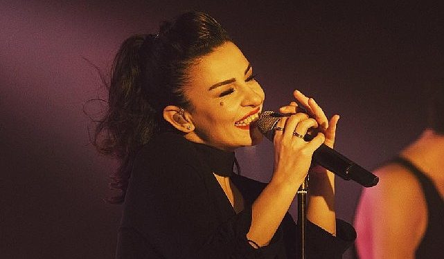 “Cuma İş Çıkışı”nda Fatma Turgut Sahnede