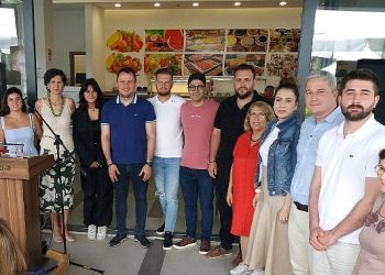 ÇYDD’DEN Lider devecilere teşekkür plaketi