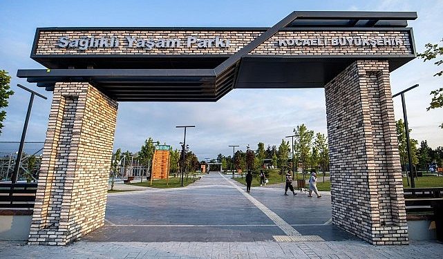 Derince Sağlıklı Hayat Parkını inceleyen Lider Büyükakın, sağlıklı yaşama adım atmak için herkesi bu hoş parka davet etti