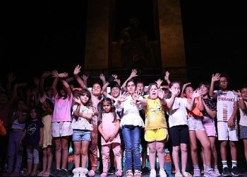 Didim’de çocuklar karnelerini harika bir şenlikle kutladı