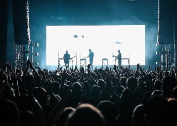 Elektronik Müziğin Efsane Kümesi Moderat, PSM Loves Summer By %100 Müzik Kapsamında Müzikseverlerle Buluştu!