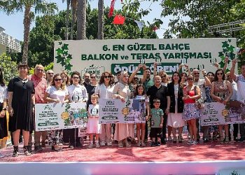 En hoş balkon yarışında mükafatlar verildi