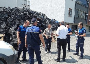 Gemlik Belediyesi Zabıta Müdürlüğü takımları saha kontrollerine devam ediyor