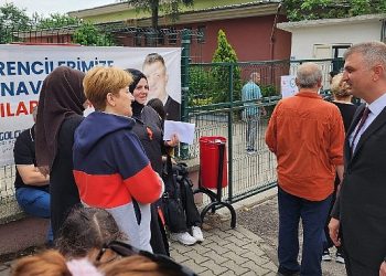 Gölcük Belediye Lideri Sezer öğrencilere muvaffakiyetler diledi