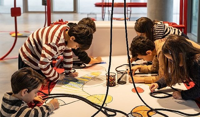 HSBC Türkiye çocuklarla sanatı bir ortaya getiriyor