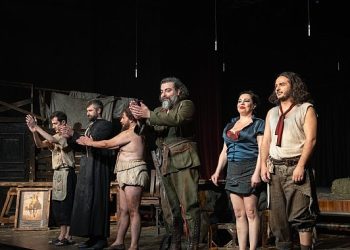 İzmir Kent Tiyatroları Kıbrıs Tiyatro Şenliği’nde sahne aldı