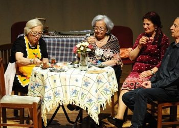 Karşıyaka’nın çınarları ikinci baharı yaşıyor