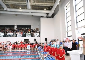 Kartepe’de 245 Minik yüzücü gayret etti 