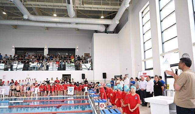 Kartepe’de 245 Minik yüzücü gayret etti