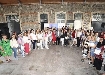 “Kız Kardeşler El Ele” projesinin Konaklı mezunları istihdama katılıyor