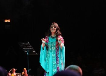 Kocaeli Büyükşehir Belediyesi Konsevatuvarı Türk Halk Müziği Korosu Kocaeli’de türkü rüzgarı estirdi