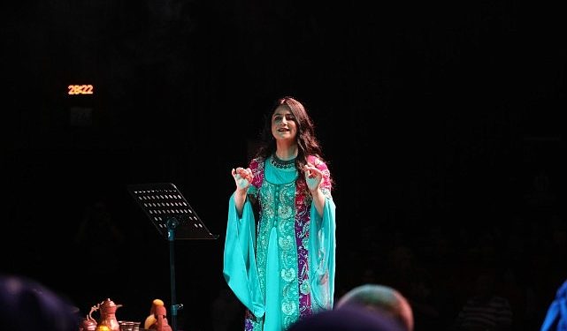 Kocaeli Büyükşehir Belediyesi Konsevatuvarı Türk Halk Müziği Korosu Kocaeli’de türkü rüzgarı estirdi