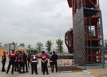 Kocaeli Büyükşehir Belediyesi’nden 10 yılda 2.171 İtfaiyeciye eğitim