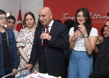 LGS Öğrencileriyle Motivasyon Pastası Kesildi