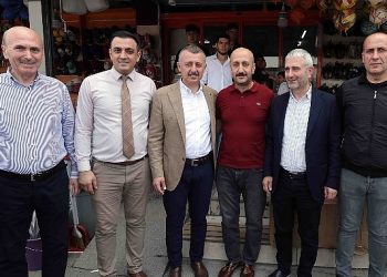 Lider Büyükakın, Gebze’de Akse sapağı esnafıyla buluştu