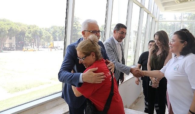 Lider Deveciler çalışanla bayramlaştı