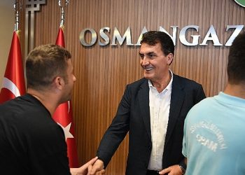 Lider Dündar işçi ile bayramlaştı