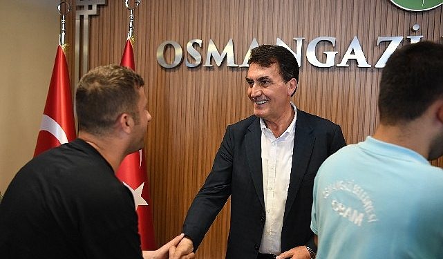 Lider Dündar işçi ile bayramlaştı