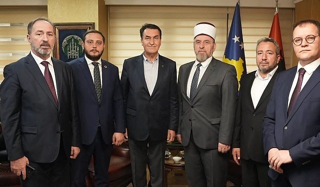 Lider Dündar’dan Kosova’da ziyaretler