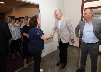 Lider Engin, Belediye çalışanı ile bayramlaştı