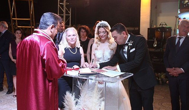 Lider Kırgöz En Değerli Nikahı Kıydı