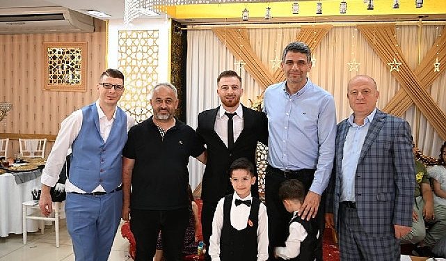 Lider Kocaman mutluluklara ortak oluyor